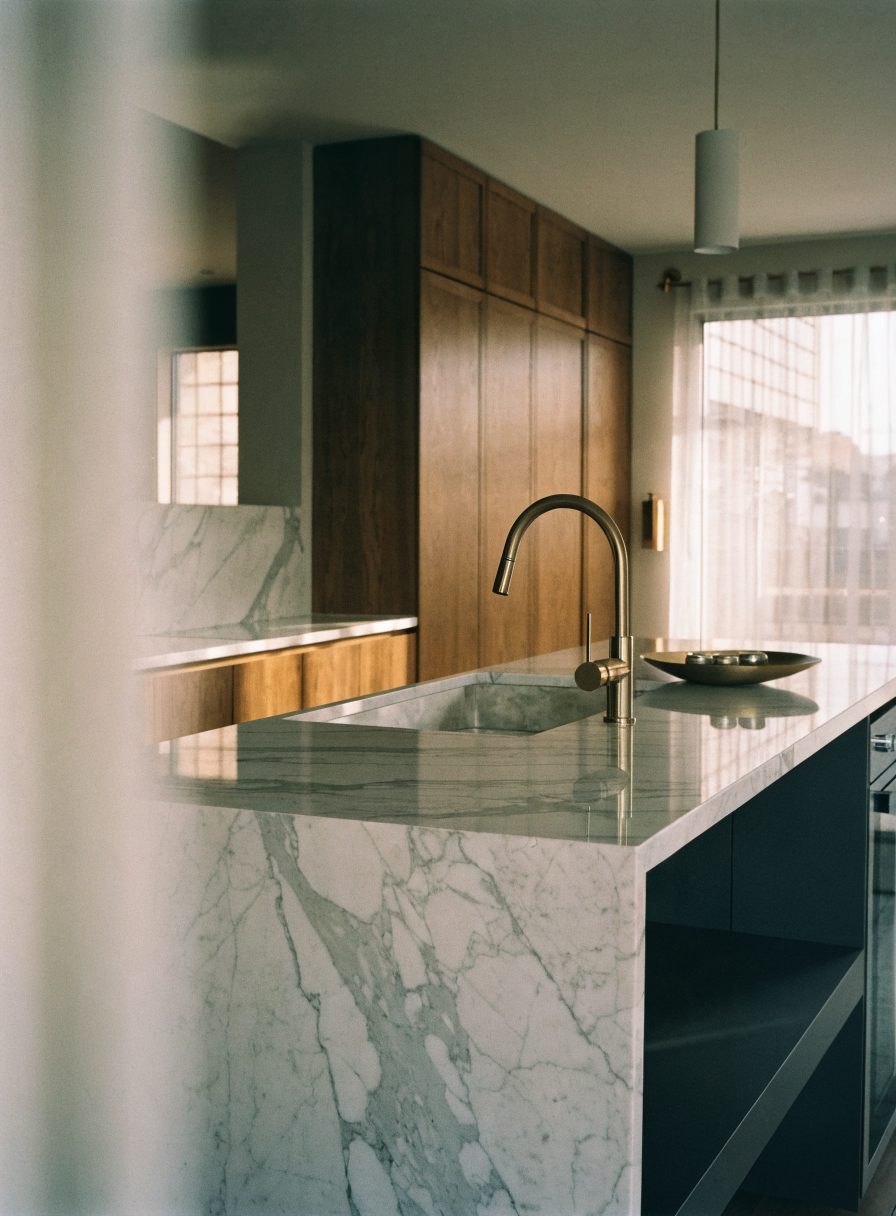 Remodelación de cocina con mármol natural